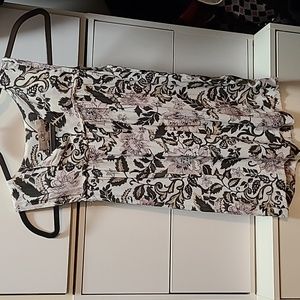 Pink and white floral pattern Loft top